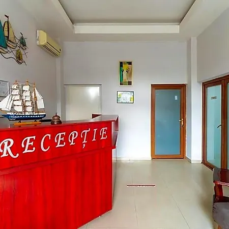 Victoria Hotel 3*